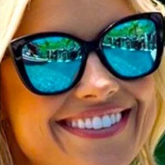 Diff Christina El Moussa Ruby Sunglasses - Picture 1 of 9